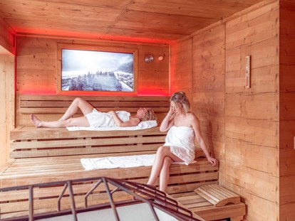 Wellnessurlaub - Ganzkörpermassage - Zell am Ziller - Panoramasauna mit Aufgüssen - Alpin Family Resort Seetal****s