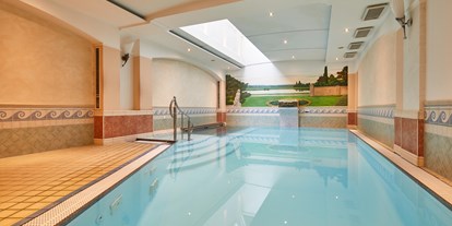 Wellnessurlaub - Rücken-Nacken-Massage - Kollnburg - Indoor-Pool - Das Reiners