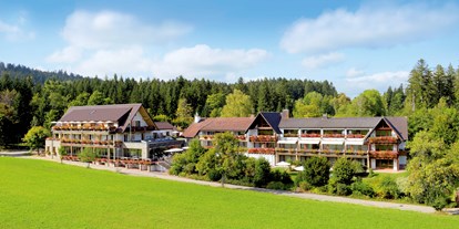 Wellnessurlaub - Kräutermassage - Wolfach - Aussenansicht - Südseite - Hotel Grüner Wald****S