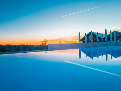 Wellnessurlaub - Pools: Infinity Pool - Der Öschberghof