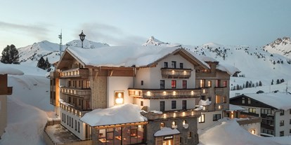 Wellnessurlaub - Kräutermassage - Obertauern - Hotel Alpenland