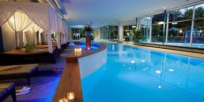 Wellnessurlaub - Pools: Außenpool beheizt - Hallenberg - Innenpool - Göbel's Hotel AquaVita
