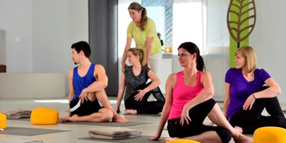Wellnessurlaub - Ganzkörpermassage - Sauerland - Yoga 5xwöchentlich à 90 Min inkl. - Freund Das Hotel & Natur Resort