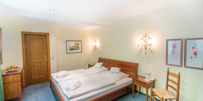 Wellnessurlaub - Rücken-Nacken-Massage - Schmallenberg - Zimmerbeispiel Appartement - Romantik Hotel Stryckhaus