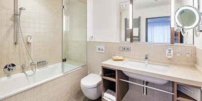 Wellnessurlaub - Finnische Sauna - Niedersachsen - Badezimmerbeispiel Komfort-Plus-Zimmer - Göbel's Vital Hotel