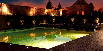 Wellnessurlaub - Hotel-Schwerpunkt: Wellness & Wandern - Thüringen - Bioteich bei Nacht - Hotel Hammermühle