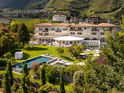 Wellnessurlaub - Umgebungsschwerpunkt: Berg - Hafling - Hotelansicht - Wellnesshotel Südtirol - FAYN garden retreat hotel