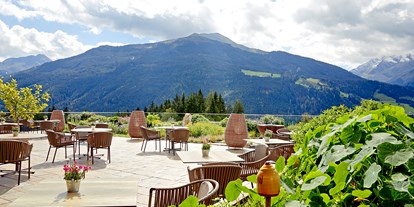 Wellnessurlaub - Honigmassage - Oberndorf in Tirol - Gut Sonnberghof Naturhotel