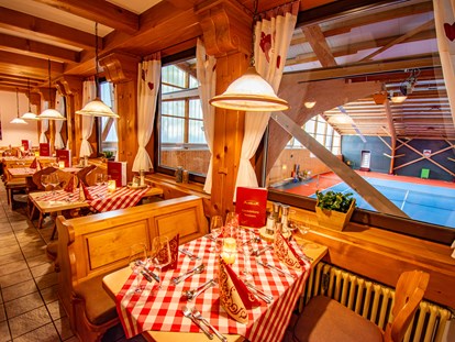 Wellnessurlaub - Aromamassage - Bad Wildbad im Schwarzwald - Restaurant Schwarzwaldstube  - Vital- und Wellnesshotel Albblick