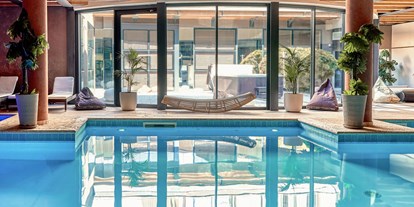 Wellnessurlaub - Pools: Schwimmteich - Hotel Veronesi La Torre