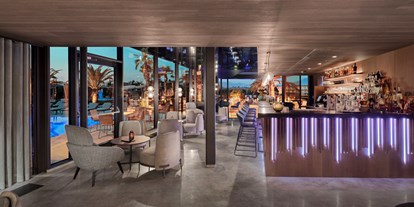 Wellnessurlaub - Infrarotkabine - Venetien - Bar & Bistro "La Piazza" - Quellenhof Luxury Resort Lazise