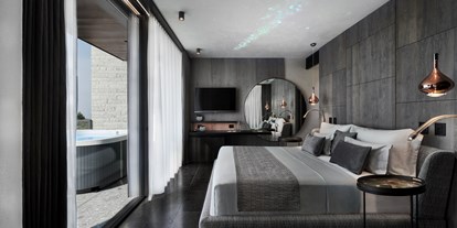 Wellnessurlaub - Bettgrößen: King Size Bett - Gardasee - Verona - Penthouse Pool Villa auf 2 Etagen (2 Doppelbettzimmer mit getrennten Badezimmern und großzügigem Wohnbereich) - Quellenhof Luxury Resort Lazise