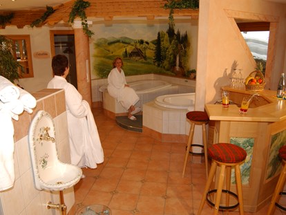 Wellnessurlaub - Lymphdrainagen Massage - Hinterzarten - Hotel Rößle Sauna - Hotel Rößle