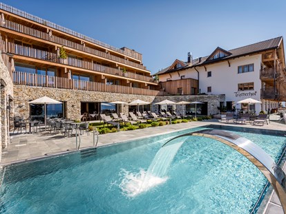 Wellnessurlaub - Pools: Außenpool beheizt - Völs am Schlern - Tratterhof Mountain Sky® Hotel