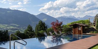 Wellnessurlaub - Umgebungsschwerpunkt: Stadt - Tirol bei Meran - Hotel Fischer