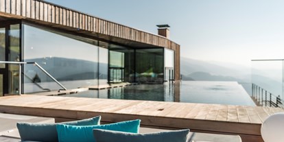 Wellnessurlaub - Hotel-Schwerpunkt: Wellness & Skifahren - Südtirol  - Infinity-Sky-Pool - Alpine Lifestyle Hotel Ambet