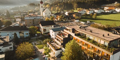 Wellnessurlaub - Preisniveau: moderat - Tiroler Unterland - Mari Pop Drohnenbild - Mari Pop Hotel Zillertal