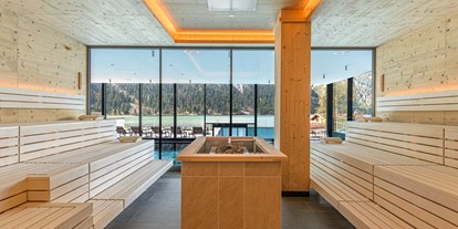 Wellnessurlaub - Pools: Infinity Pool - Lechtal - ****haldensee Naturerlebnis- und Wellnesshotel für Erwachsene
