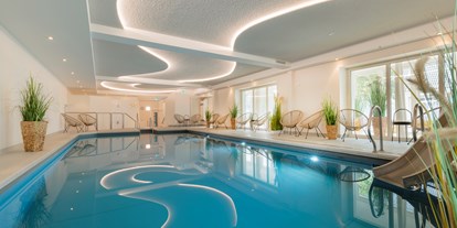 Wellnessurlaub - Ayurveda Massage - Grömitz - Schwimmbad 11x5m - HofHotel Krähenberg