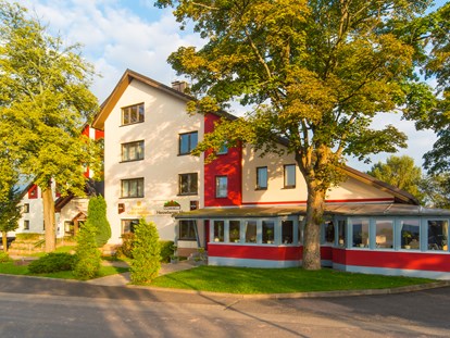 Wellnessurlaub - Außensauna - Fladungen - Außenansicht - AKZENT Aktiv & Vital Hotel Thüringen