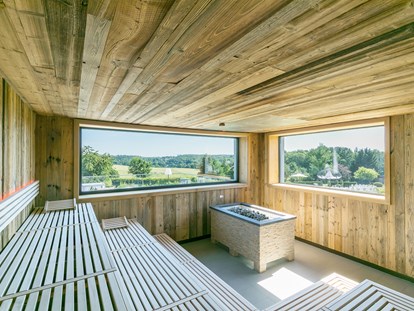 Wellnessurlaub - Ayurveda-Therapie - Erzgebirge - Panorama Sauna - Romantik Hotel Schwanefeld & Spa