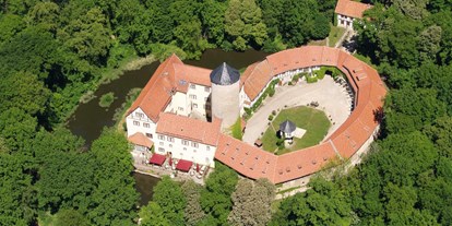 Wellnessurlaub - Hot Stone - Weserbergland, Harz ... - Luftbild - Hotel & Spa Wasserschloss Westerburg