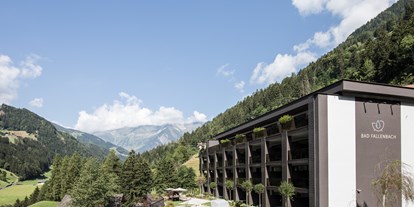 Wellnessurlaub - Umgebungsschwerpunkt: Berg - Kastelruth - Hotelansicht - Hotel Bad Fallenbach