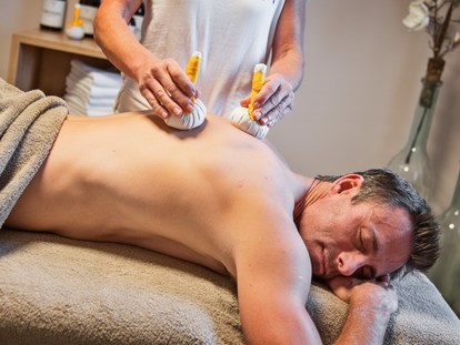 Wellnessurlaub - Rücken-Nacken-Massage - Sarntal - Wellness Oase - Hotel Sun