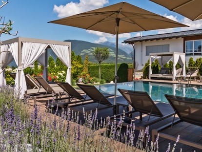 Wellnessurlaub - Biosauna - Natz bei Brixen - Schwimmbad außen - Hotel Sun