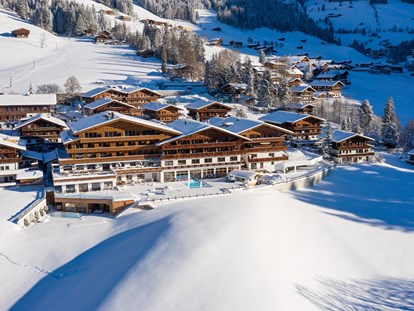 Wellnessurlaub - Fahrradverleih - Tirol - Der Alpbacherhof, eingebettet im Schnee. - Alpbacherhof****s - Mountain & Spa Resort
