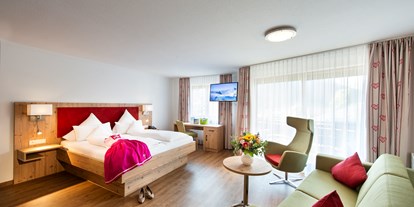 Wellnessurlaub - Parkplatz: kostenlos beim Hotel - Serfaus - 4* Hotel Erlebach - Wander- Wellness & Genusshotel in Vorarlberg