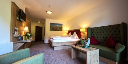 Wellnessurlaub - Rücken-Nacken-Massage - Damüls - 4* Hotel Erlebach - Wander- Wellness & Genusshotel in Vorarlberg