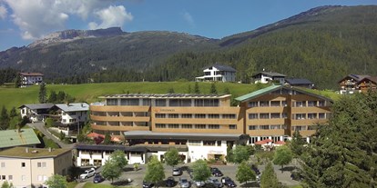 Wellnessurlaub - Pools: Infinity Pool - Damüls - 4* Hotel Erlebach - Wander- Wellness & Genusshotel in Vorarlberg
