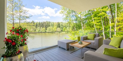 Wellnessurlaub - Fahrradverleih - Wilgartswiesen - Lounge mit Seeblick - PETERS Hotel & Spa