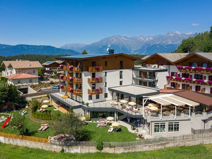 Wellnessurlaub - Maniküre/Pediküre - Commezzadura Val di Sole - Außenansicht - Hotel Sonnenheim