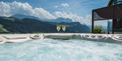 Wellnessurlaub - Südtirol  - Außenwhirlpool - Berglandhotel Untertheimerhof