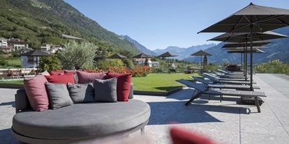 Wellnessurlaub - Hunde: erlaubt - Tirol bei Meran - Sky-Panoramaterrasse im 5. Stock - Feldhof DolceVita Resort