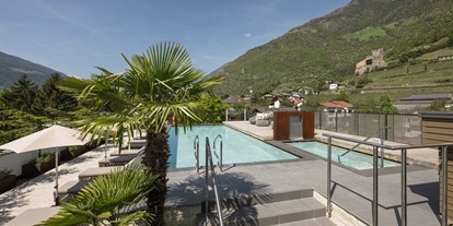 Wellnessurlaub - Pools: Infinity Pool - Schnalstal - Solepool 34 °C im Sky-Spa - Feldhof DolceVita Resort