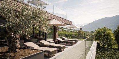 Wellnessurlaub - Gesichtsbehandlungen - Hafling bei Meran - Panoramaterrasse im Sky-Spa - Feldhof DolceVita Resort