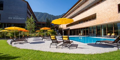 Wellnessurlaub - Parkplatz: kostenlos beim Hotel - Vorarlberg - Hotel die Wälderin_Bade-Wellness-Welt, Gartenpool  - Hotel die Wälderin****s