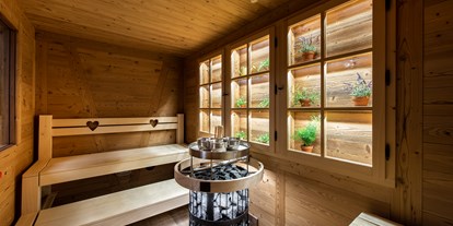 Wellnessurlaub - Lymphdrainagen Massage - Schweiz - Kräuter- und Blumen-Sauna - Golfhotel Les Hauts de Gstaad & SPA