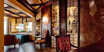 Wellnessurlaub - Lymphdrainagen Massage - St. Gallenkirch - Cigar Lounge - Tschuggen Grand Hotel