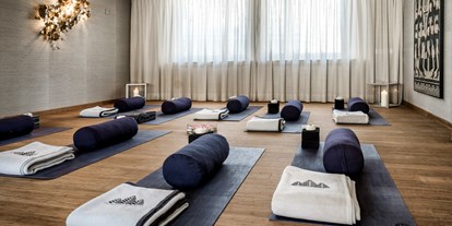 Wellnessurlaub - Pilates - Arosa - Yogaraum - Tschuggen Grand Hotel