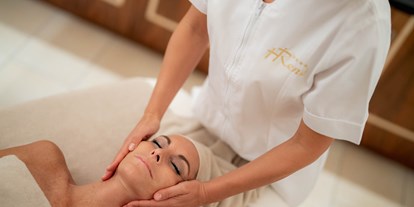 Wellnessurlaub - Rücken-Nacken-Massage - Schenna - Renè - Dolomites Boutique Hotel