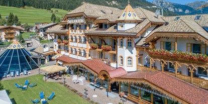 Wellnessurlaub - Ayurveda Massage - Südtirol  - Renè - Dolomites Boutique Hotel