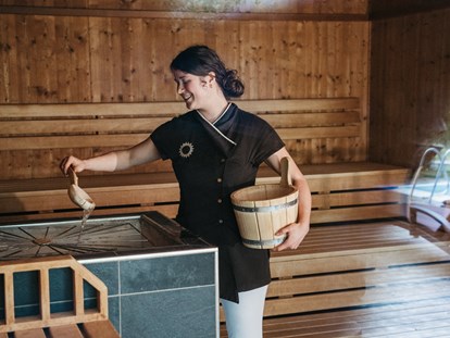 Wellnessurlaub - Finnische Sauna - Galtür - Saunaaufguss - Das Naturhotel Chesa Valisa****s