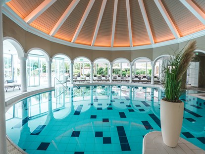 Wellnessurlaub - Hotel-Schwerpunkt: Wellness & Romantik - Pamhagen - Indoor-Pool  - VILA VITA Pannonia
