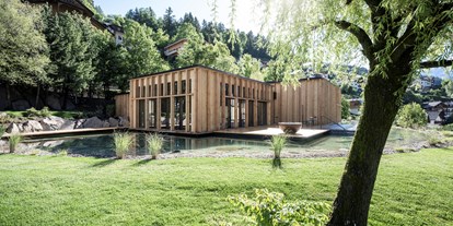 Wellnessurlaub - Ayurveda Massage - Tirol bei Meran - Sauna Sommer - ADLER Spa Resort DOLOMITI