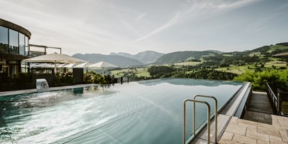 Wellnessurlaub - Pools: Außenpool beheizt - Oberstaufen - Infinity-Pool - Bergkristall - Mein Resort im Allgäu