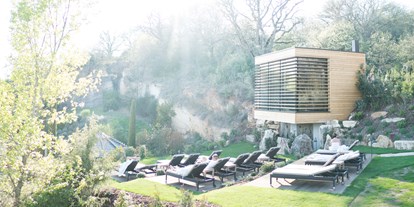 Wellnessurlaub - Pools: Infinity Pool - S. Quirico d Orcia - ADLER Spa Resort THERMAE - Panoramasauna - ADLER Spa Resort THERMAE